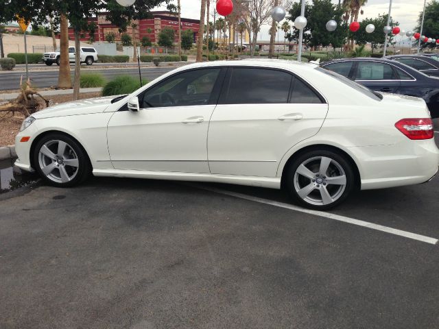 Mercedes-Benz E-Class 2010 photo 1