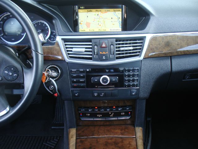 Mercedes-Benz E-Class 2010 photo 3