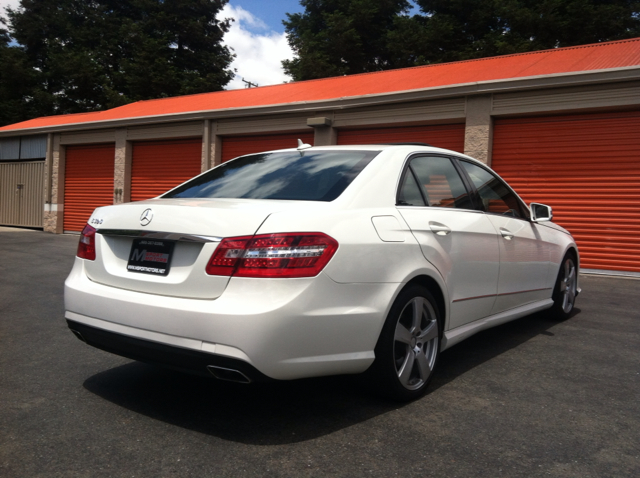 Mercedes-Benz E-Class 2010 photo 1