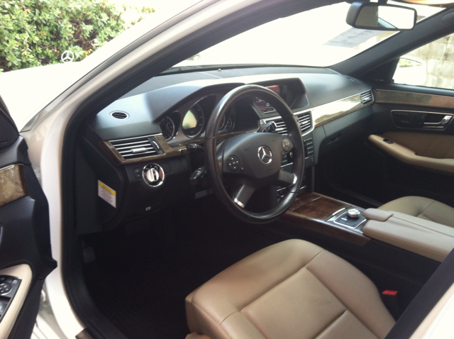 Mercedes-Benz E-Class 2010 photo 9