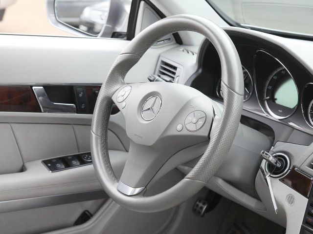 Mercedes-Benz E-Class 2010 photo 37