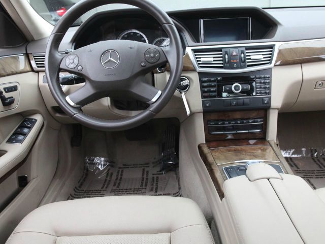 Mercedes-Benz E-Class 2010 photo 7