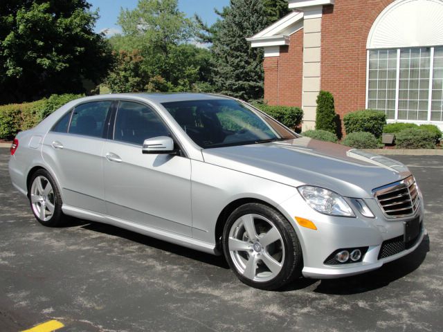 Mercedes-Benz E-Class 2010 Nissan 2.0S Sedan