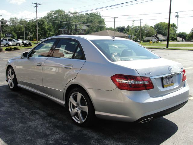 Mercedes-Benz E-Class 2010 photo 1