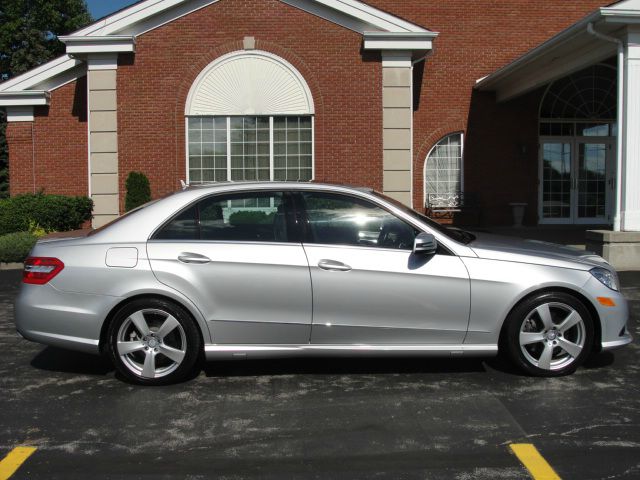 Mercedes-Benz E-Class 2010 photo 3