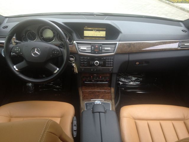 Mercedes-Benz E-Class 2010 photo 32