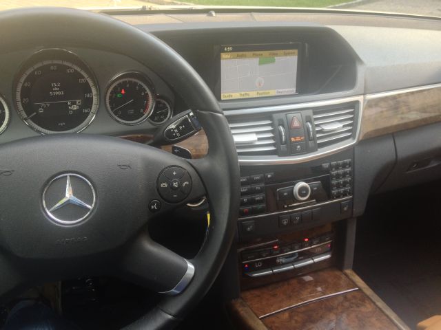 Mercedes-Benz E-Class 2010 photo 37