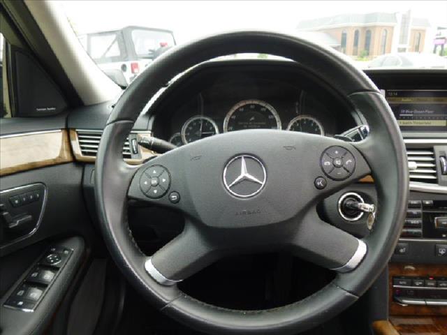 Mercedes-Benz E-Class 2010 photo 11