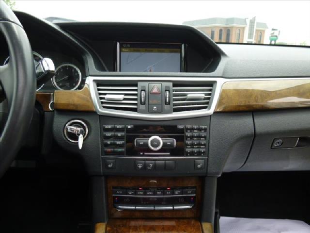 Mercedes-Benz E-Class 2010 photo 22