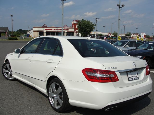 Mercedes-Benz E-Class 2010 Nissan 2.0S Sedan