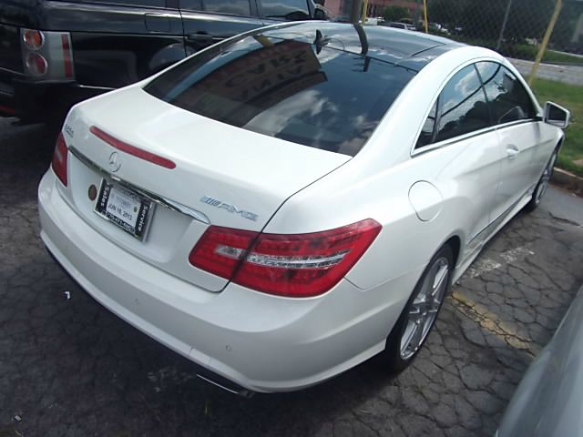 Mercedes-Benz E-Class 2010 photo 1