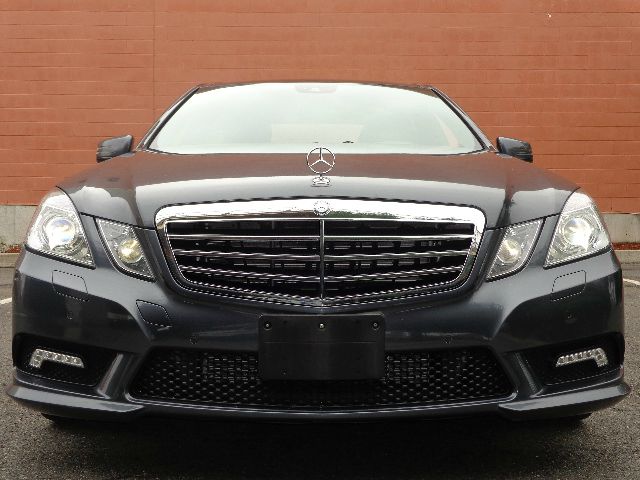 Mercedes-Benz E-Class 2010 photo 2