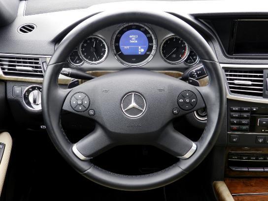 Mercedes-Benz E-Class 2010 photo 11