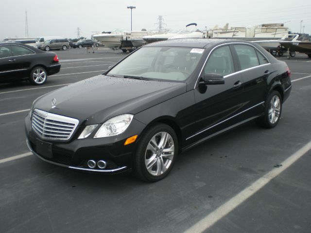 Mercedes-Benz E-Class 2010 photo 2