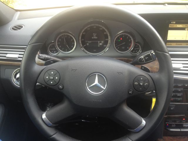 Mercedes-Benz E-Class 2010 photo 25