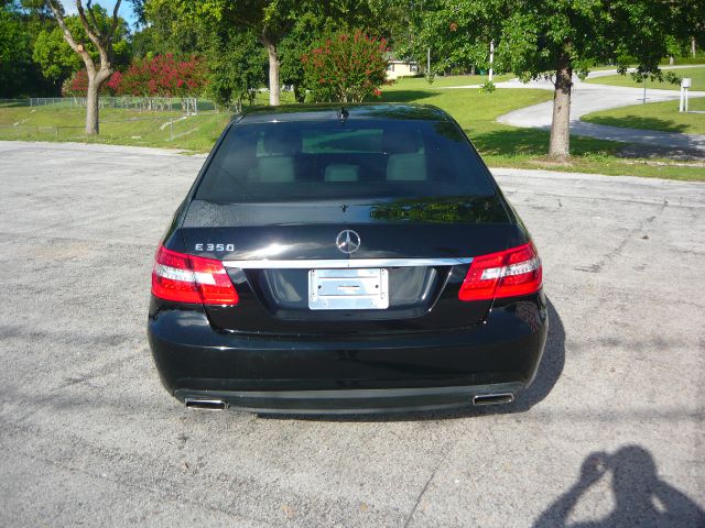 Mercedes-Benz E-Class 2010 photo 2