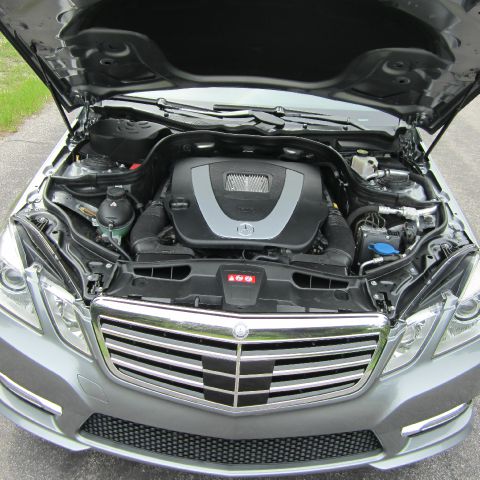 Mercedes-Benz E-Class 2011 photo 20