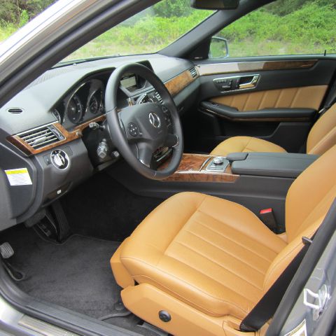 Mercedes-Benz E-Class 2011 photo 40