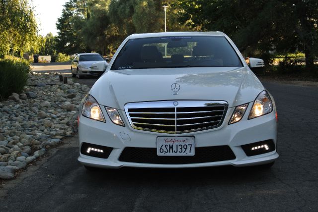 Mercedes-Benz E-Class 2011 photo 4