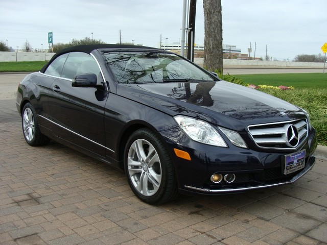 Mercedes-Benz E-Class 2011 photo 4