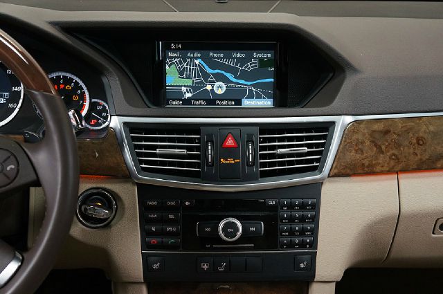 Mercedes-Benz E-Class 2011 photo 2