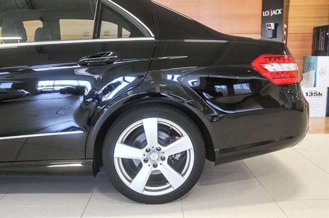 Mercedes-Benz E-Class 2011 photo 18