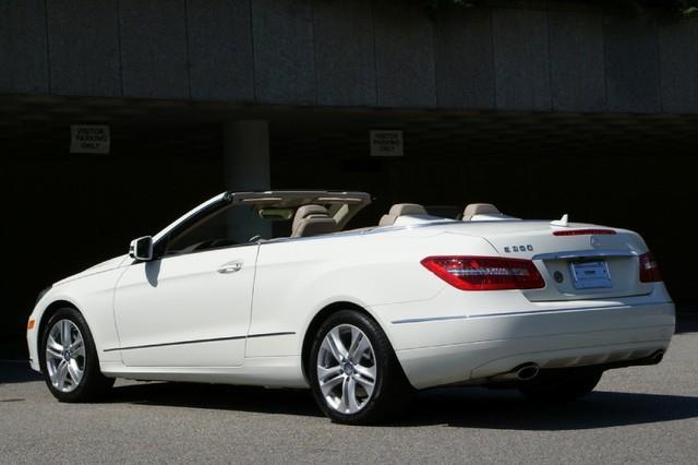 Mercedes-Benz E-Class 2011 photo 1