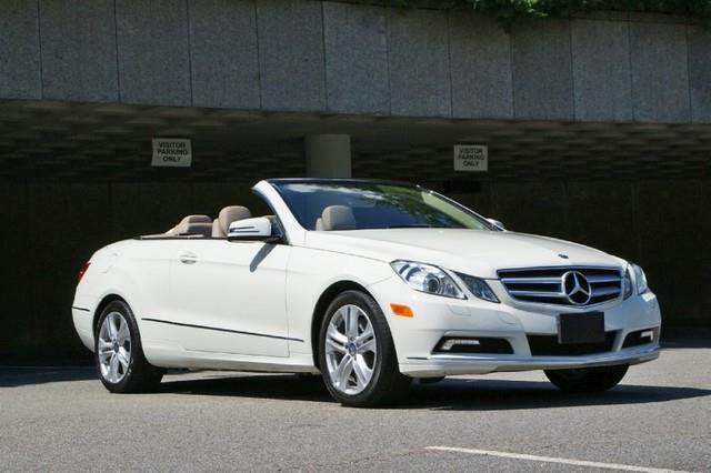 Mercedes-Benz E-Class 2011 photo 2