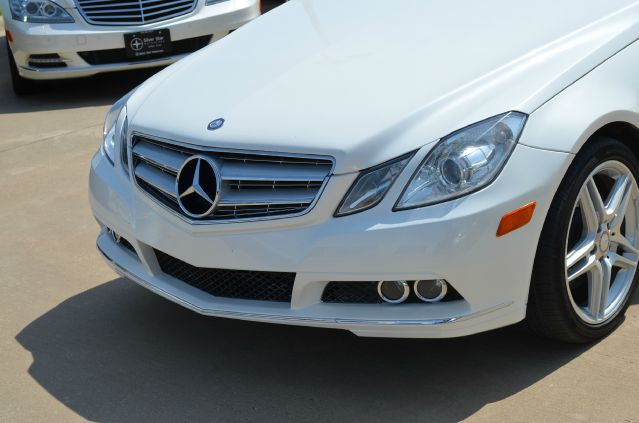 Mercedes-Benz E-Class 2011 photo 1