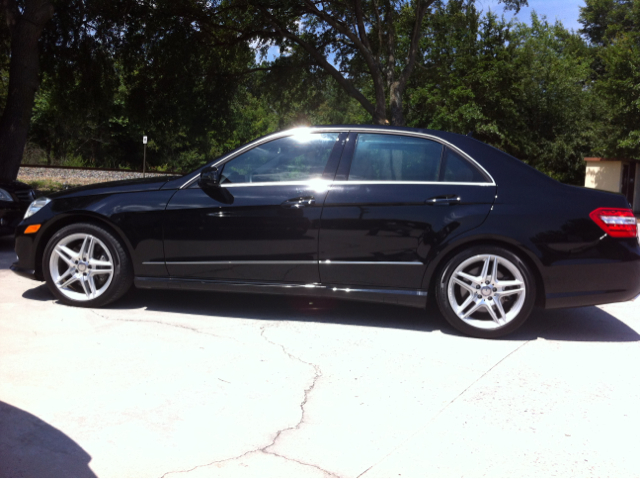 Mercedes-Benz E-Class 2011 photo 1