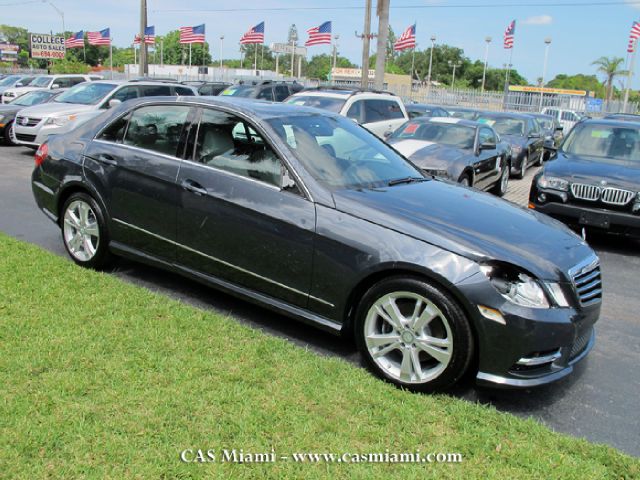 Mercedes-Benz E-Class 2013 photo 14