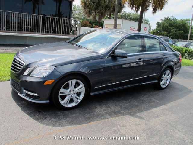 Mercedes-Benz E-Class 2013 photo 15