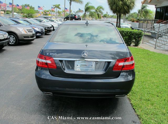 Mercedes-Benz E-Class 2013 photo 6