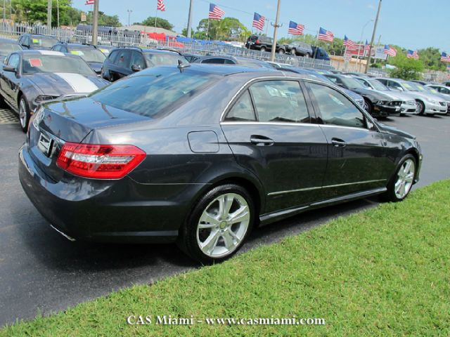 Mercedes-Benz E-Class 2013 photo 7