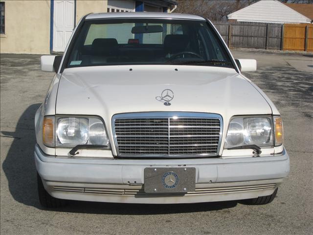 Mercedes-Benz E Class 1994 photo 1