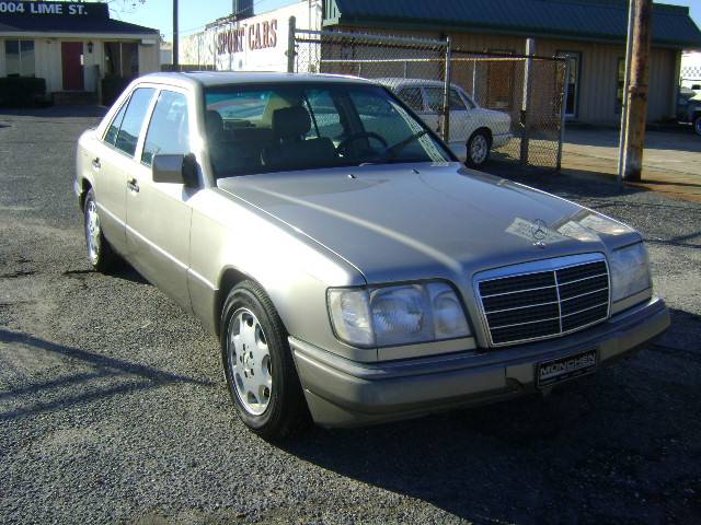 Mercedes-Benz E Class 1994 photo 2