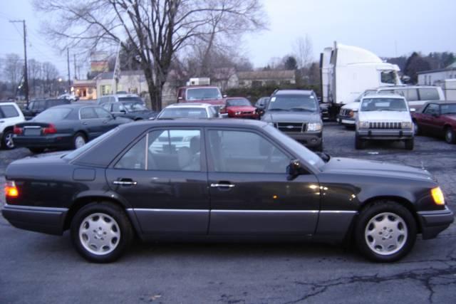 Mercedes-Benz E Class 1995 photo 2