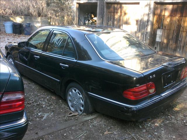 Mercedes-Benz E Class 1997 photo 2