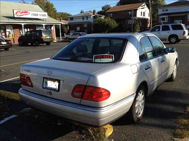 Mercedes-Benz E Class 1997 photo 4