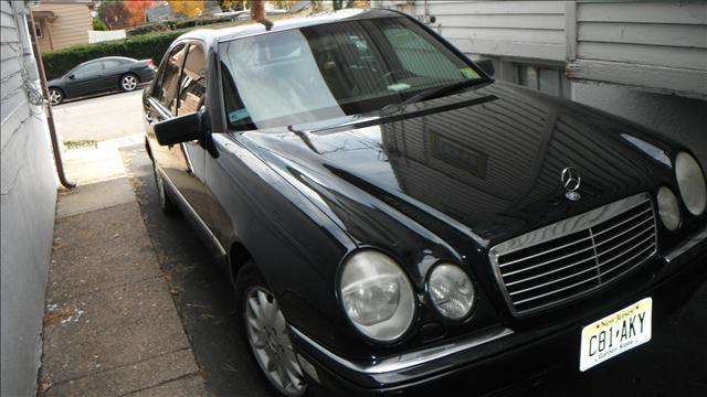 Mercedes-Benz E Class 1997 photo 1