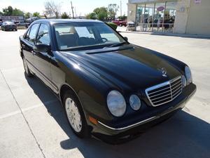 Mercedes-Benz E Class 2000 photo 1