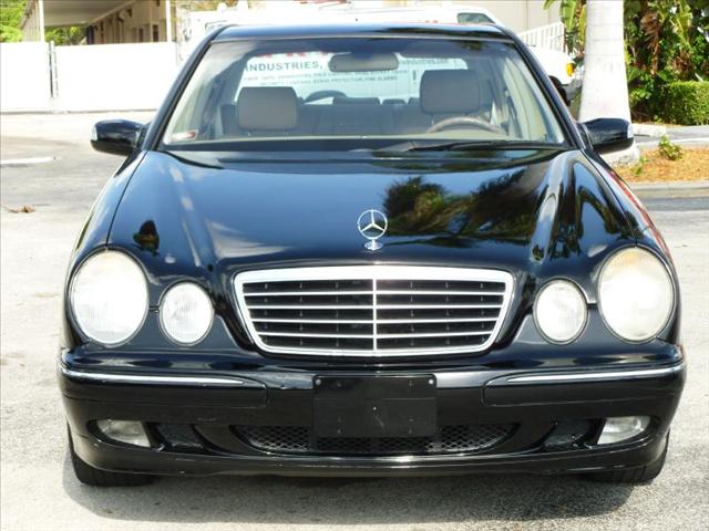 Mercedes-Benz E Class 2000 photo 1