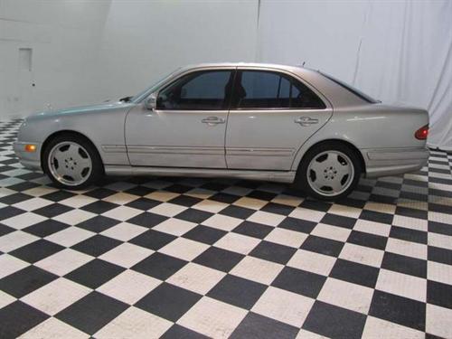 Mercedes-Benz E Class 2000 photo 1