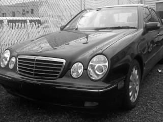 Mercedes-Benz E Class 2001 photo 2