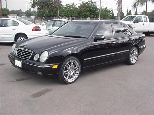 Mercedes-Benz E Class 2001 photo 1