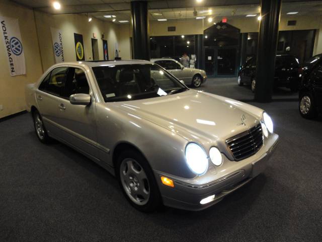 Mercedes-Benz E Class 2001 photo 1