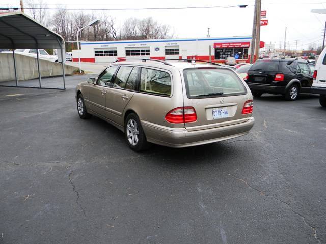 Mercedes-Benz E Class 2001 photo 2