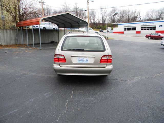 Mercedes-Benz E Class 2001 photo 3