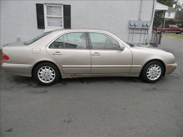 Mercedes-Benz E Class 2001 photo 3