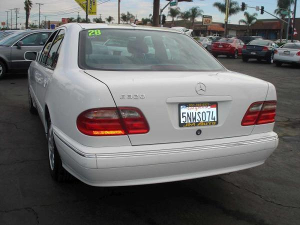 Mercedes-Benz E Class 2001 photo 2